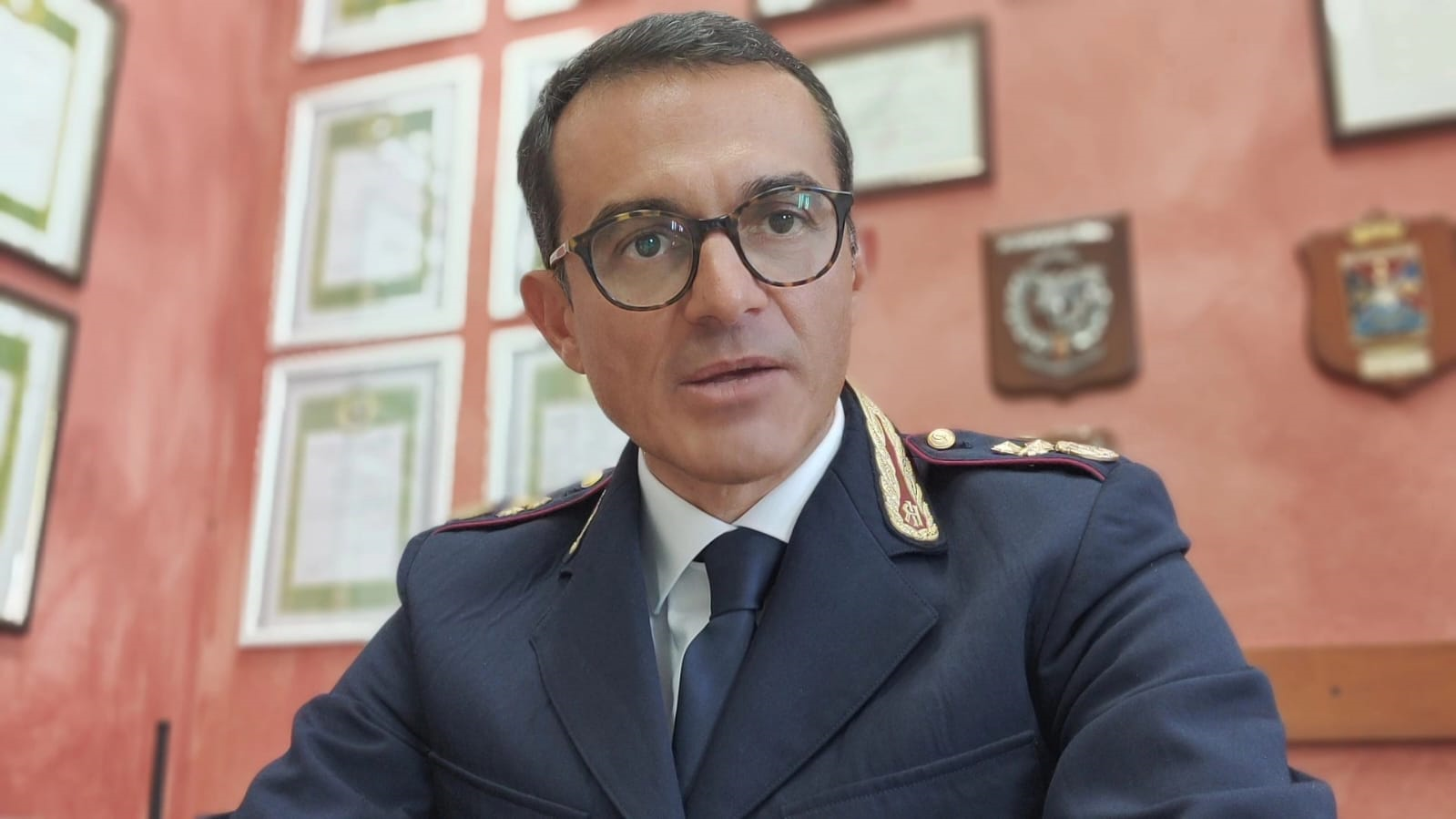 Il Vice Questore Carlo Bartelli è il nuovo Dirigente della Squadra Mobile veronese della Polizia. Sostituisce Massimo Sacco, promosso Primo Dirigente e trasferito alla Questura di Rimini.