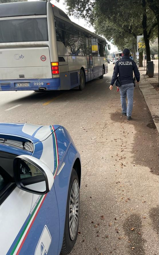 Arrestati due stranieri violenti dalla Polizia