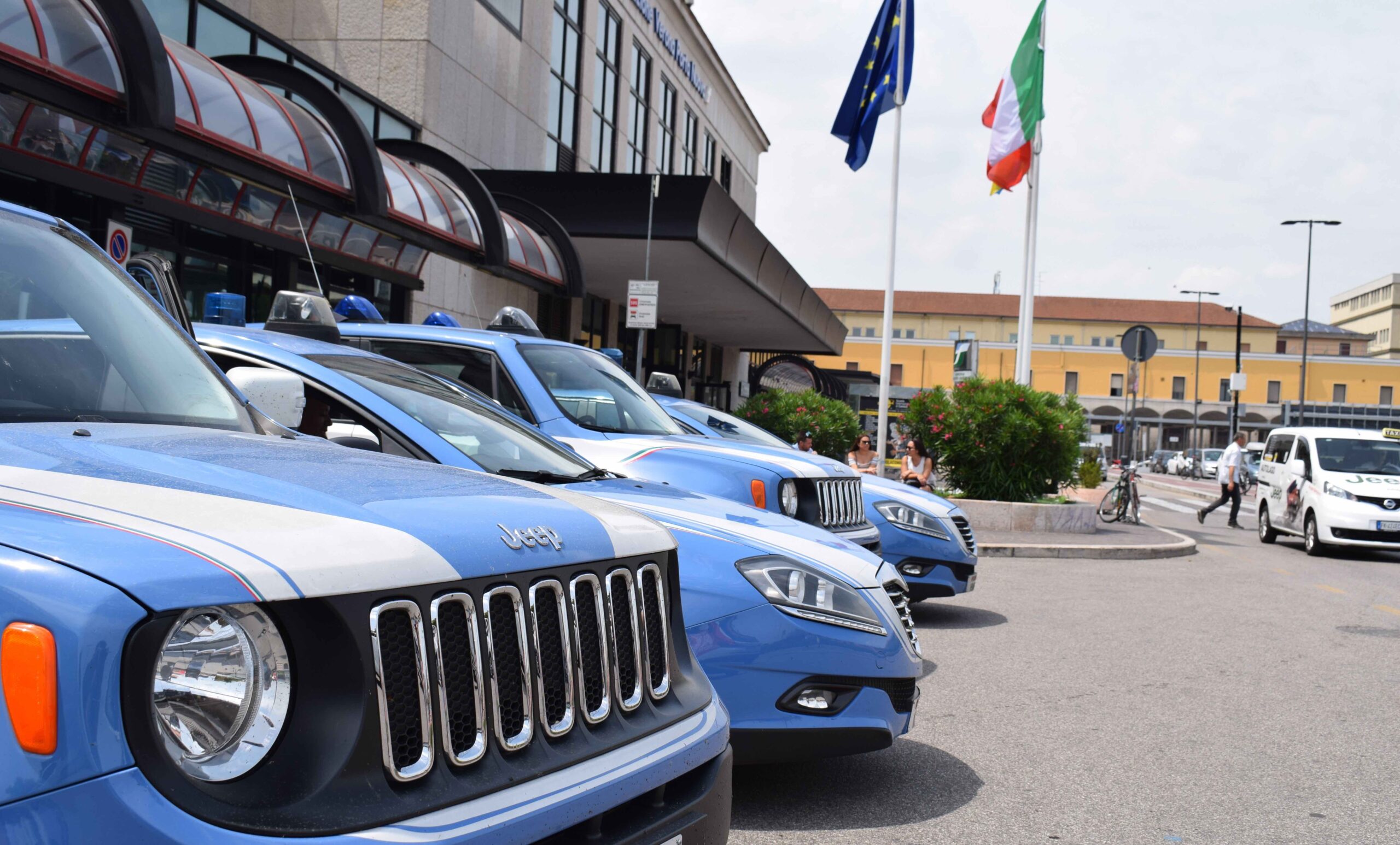 Piazzale della Stazione sempre più a rischio sicurezza. Gli interventi della Polizia