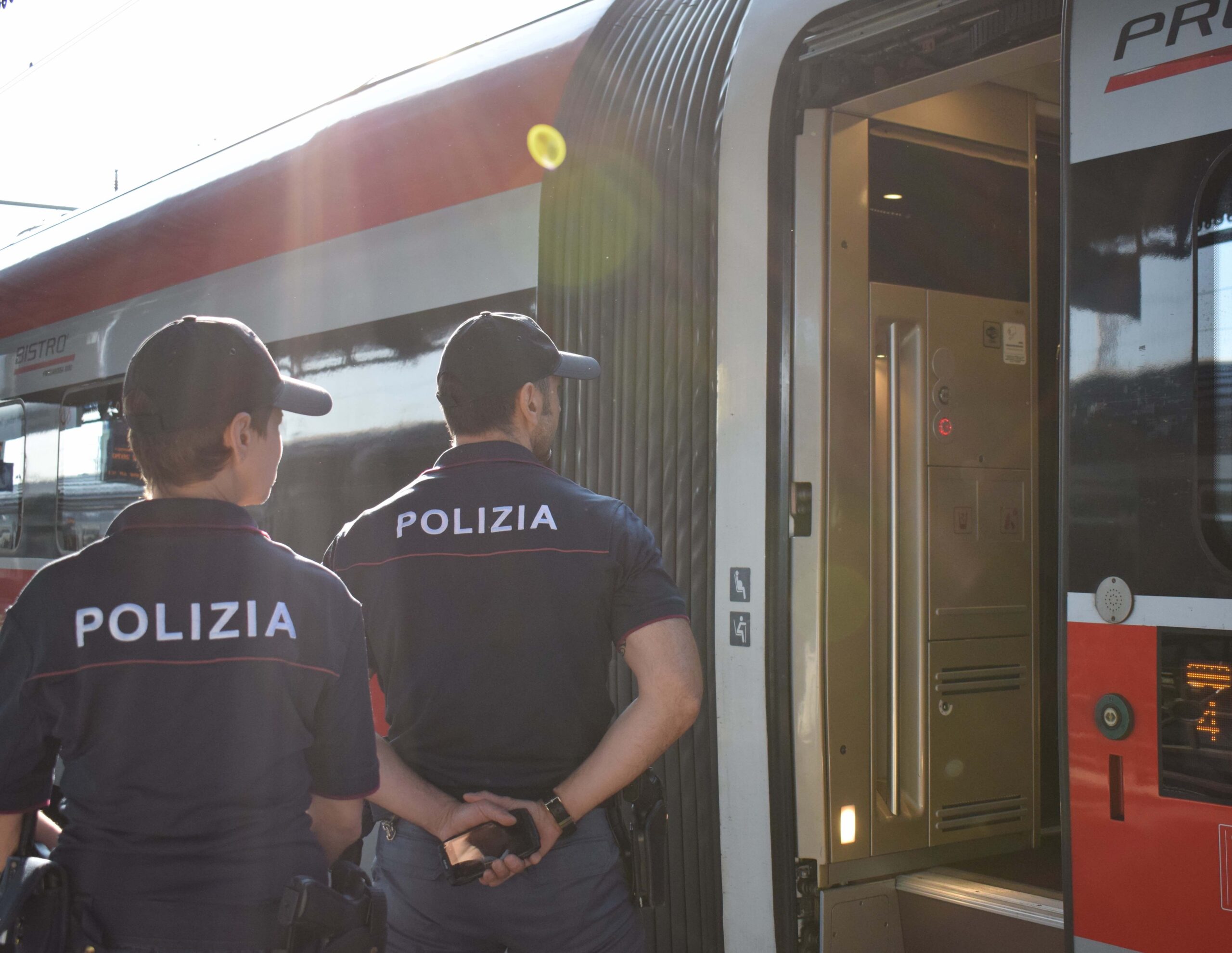 Espulsioni e allontanamenti dal territorio provinciale la strada per combattere la delinquenza. Arrestato un ricercato a Porta Nuova