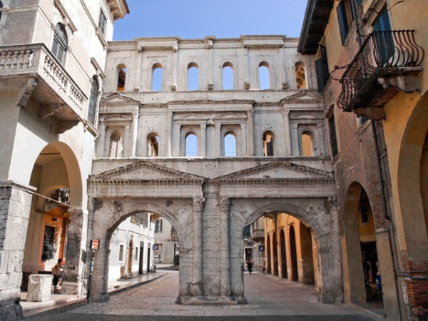 Porta Borsari, da lunedì i lavori con queste modifiche alla circolazione