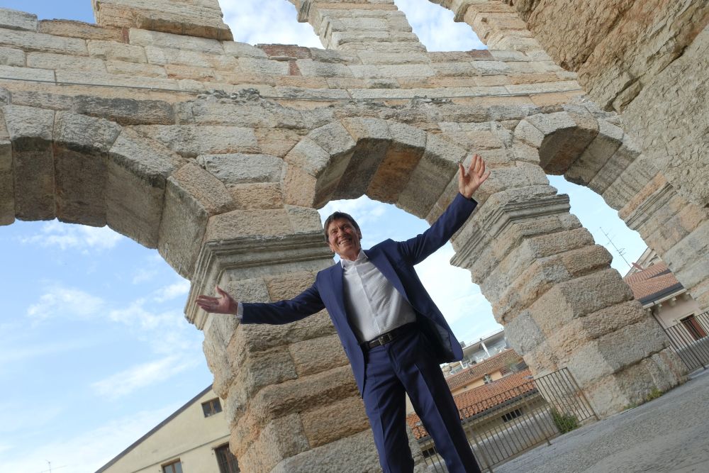 Gianni Morandi domani sera su Rai 1 col Canto degli Italiani “chiude” la Festa della Repubblica