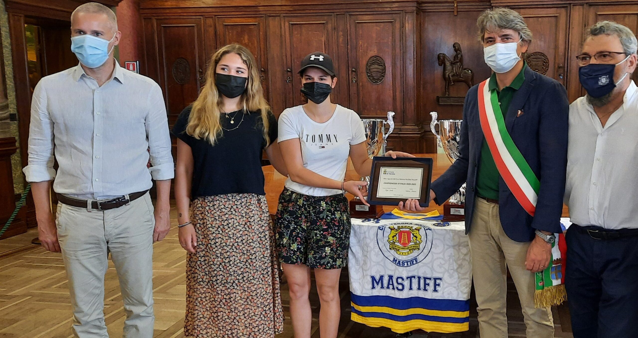 Coppa Italia alle ragazze del Cus Verona Hockey Mastiff: il grazie della città