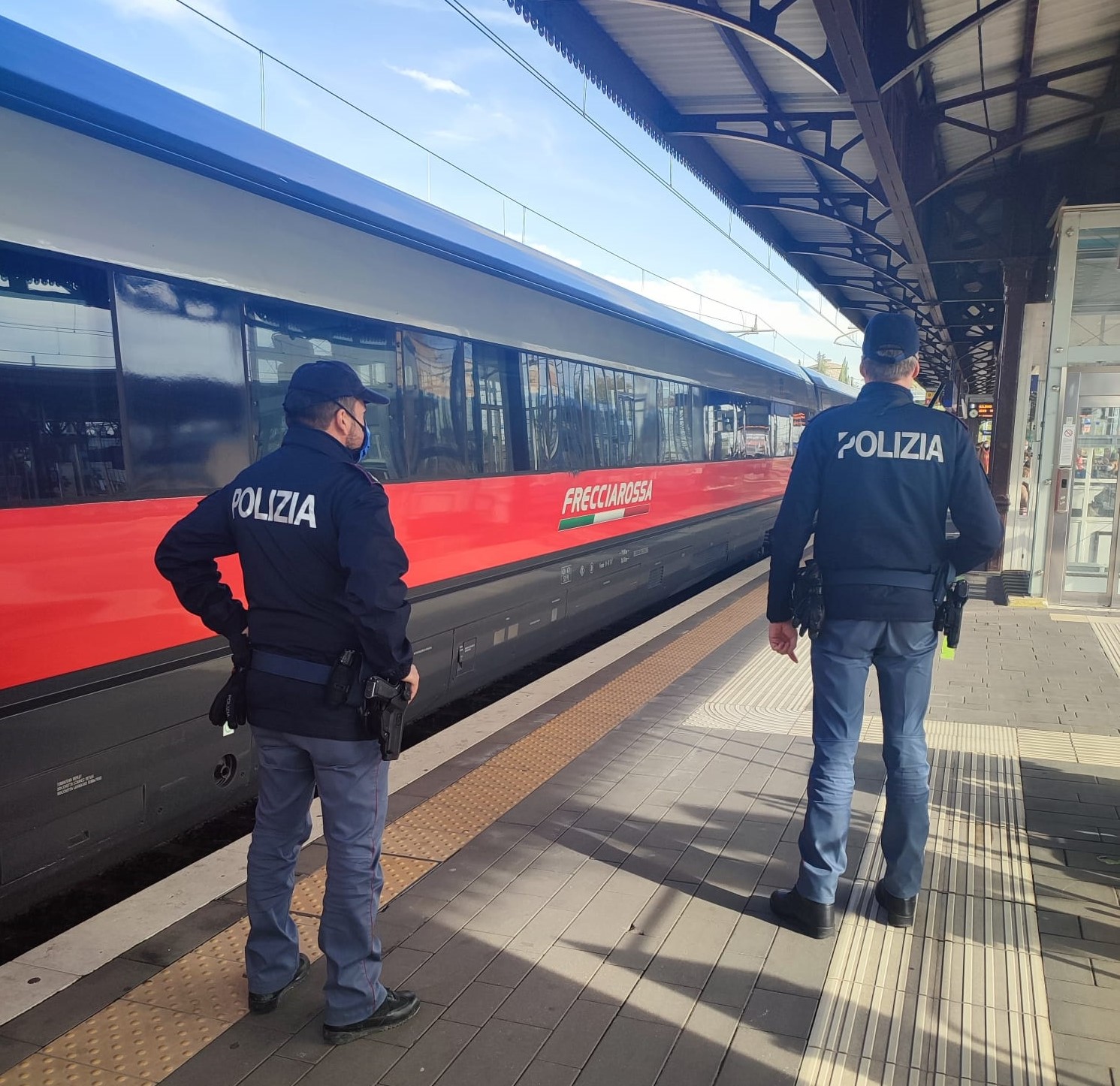 Pregiudicato straniero espulso dall’Italia beccato dalla Polizia mentre arrivava in treno alla stazione di Verona 