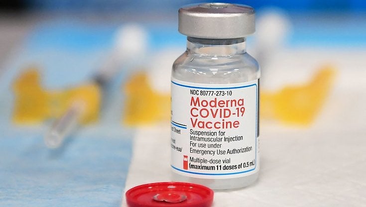 Moderna sta preparando un vaccino bivalente per Covid e influenza