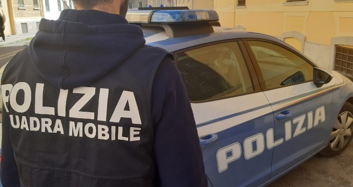 Arrestato un allenatore di calcio 60enne veronese per violenza sessuale aggravata e corruzione di minorenne