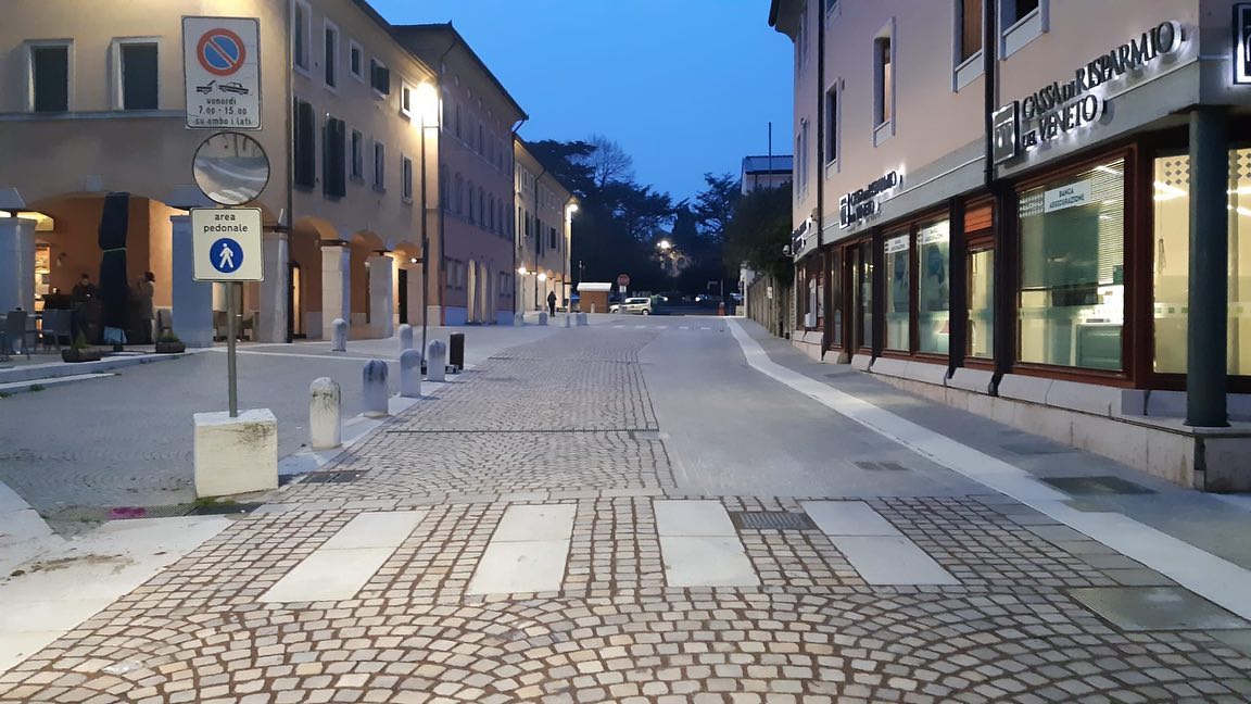 Il centro di Sommacampagna riqualificato con la pavimentazione di via Gidino