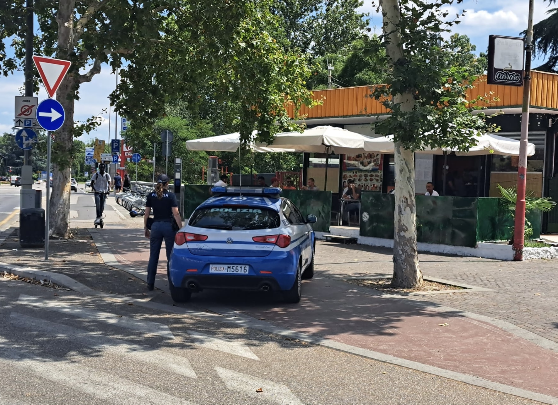 Tenta una rapina ma la polizia lo arresta