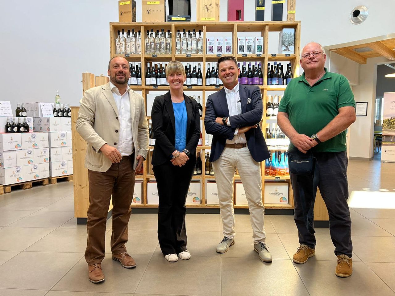 Castelnuovo del Garda. Iniziata ieri la vendemmia alla presenza della vice-presidente della giunta regionale Elisa De Berti