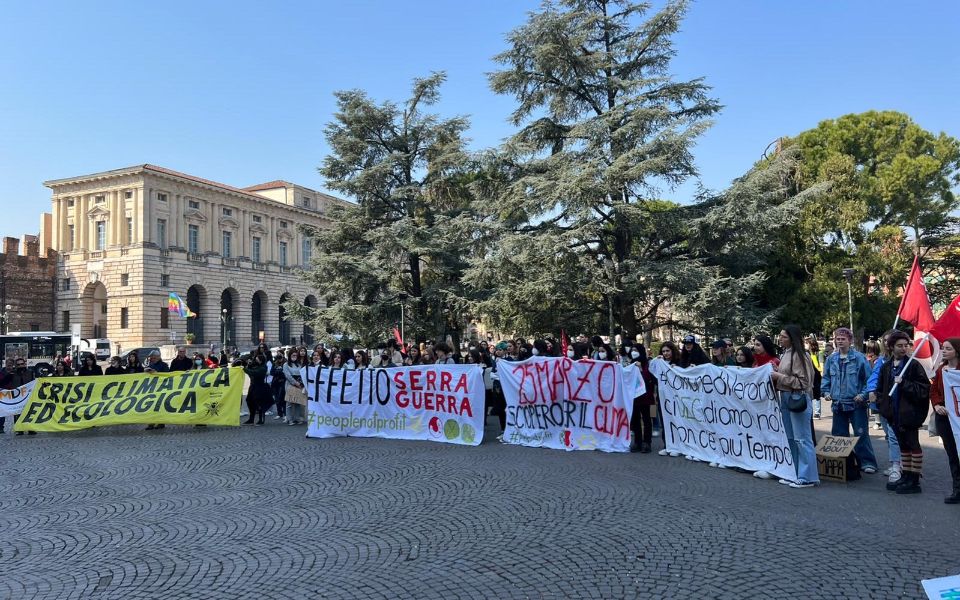 Fridays for future. Una manifestazione studentesca fuori tempo e fuori luogo.