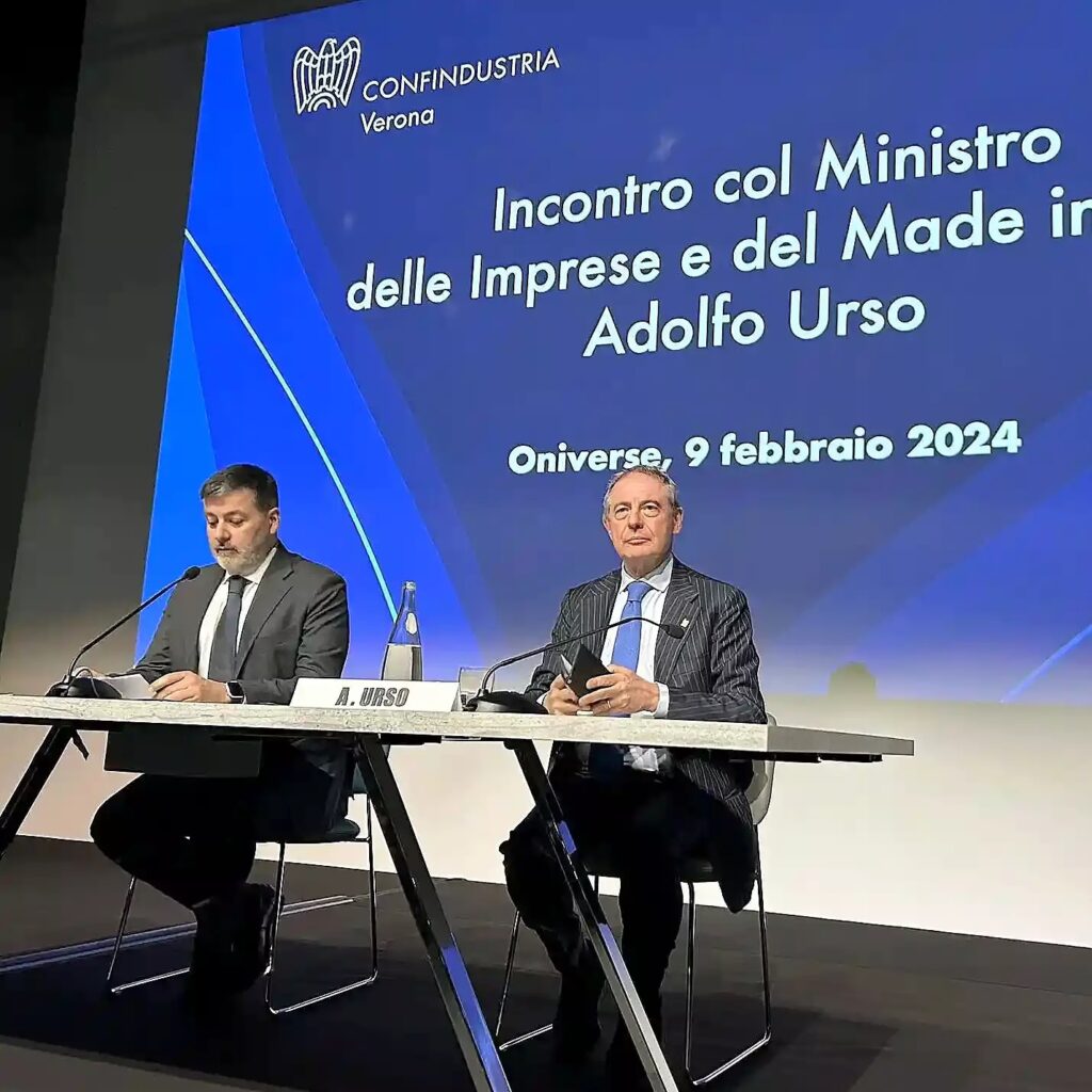 Il presidente di Confindustria Verona Raffaele Boscaini con il ministro delle Imprese e del made in Italy Urso