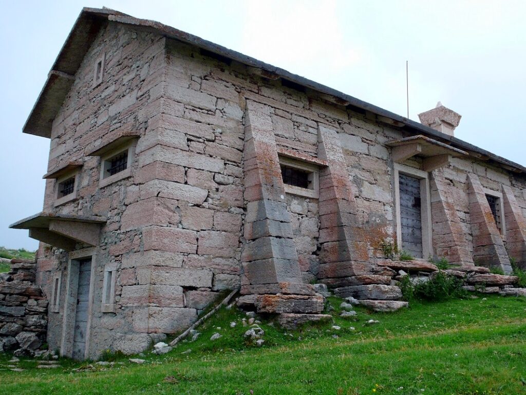 Baito di Malga Bagorno a Bosco Chiesanuova