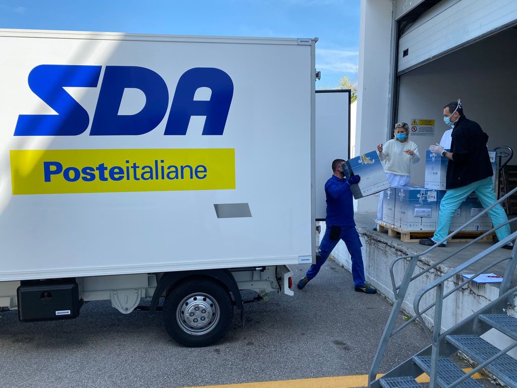 Poste Italiane, consegnate in Vento 2,9 milioni di dosi di vaccino e 7,9 milioni di test anti-covid