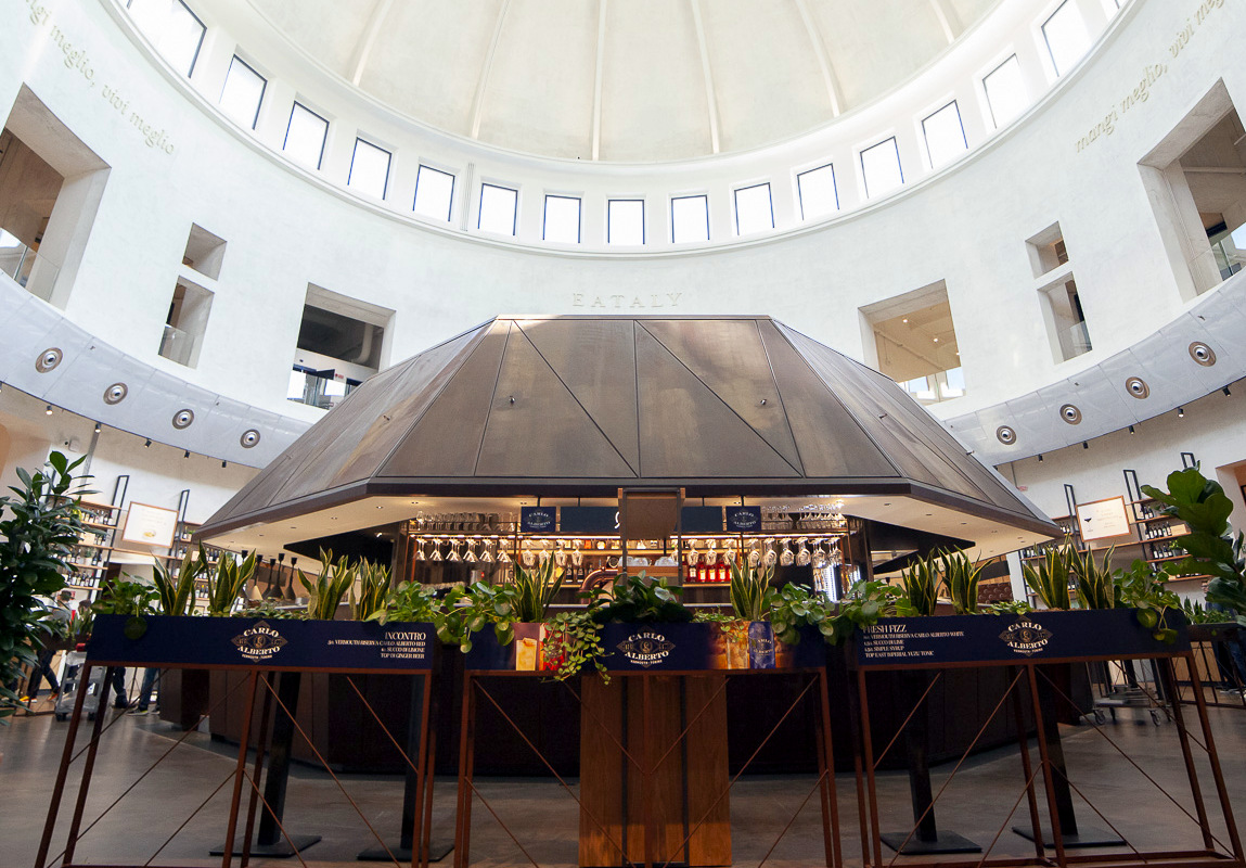 Eataly. Doveva essere il tempio del cibo, ma non funziona.  Farà la fine dell’Excelsior? 