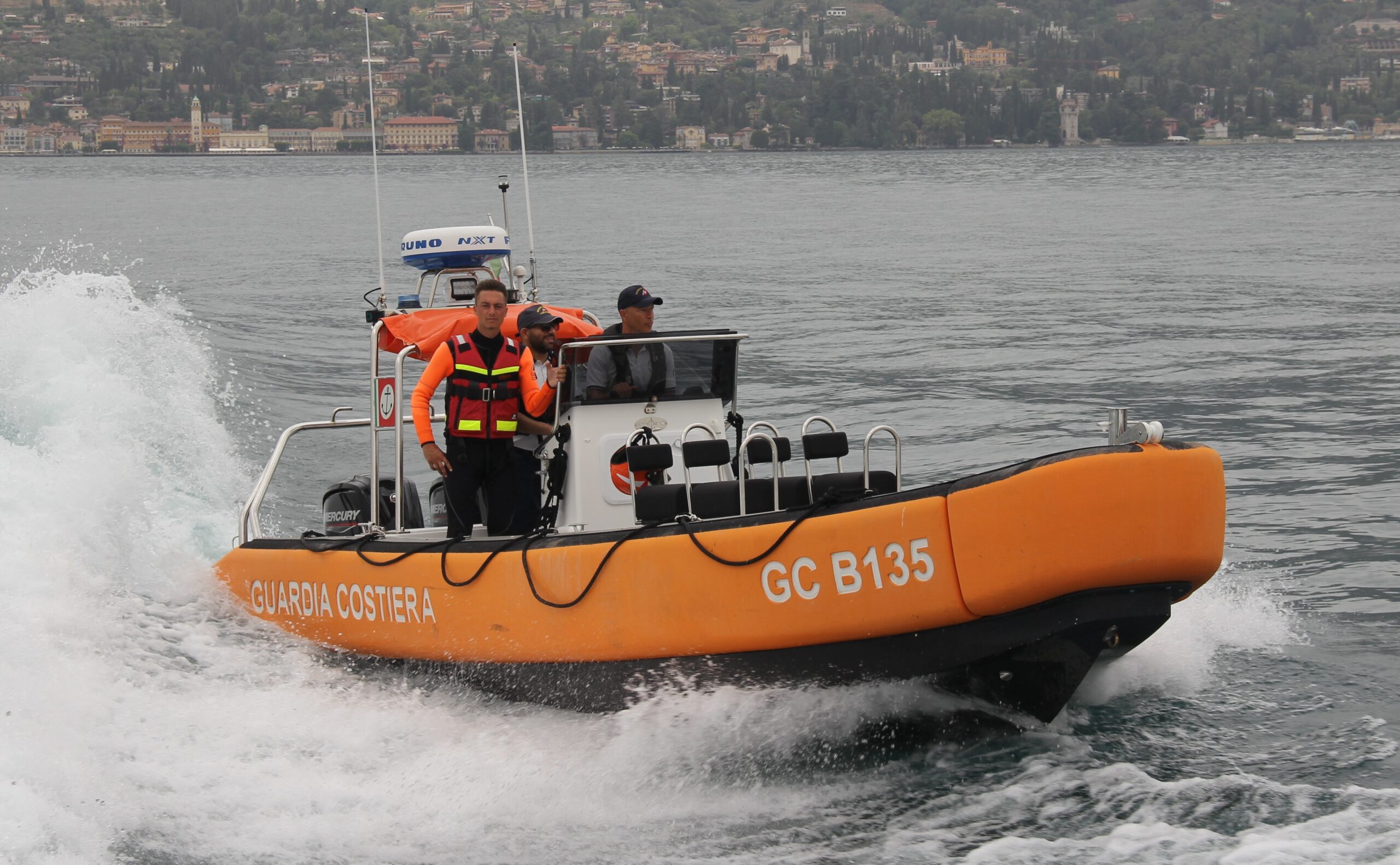 Ponte del Primo maggio di super lavoro per la Guardia Costiera del lago di Garda