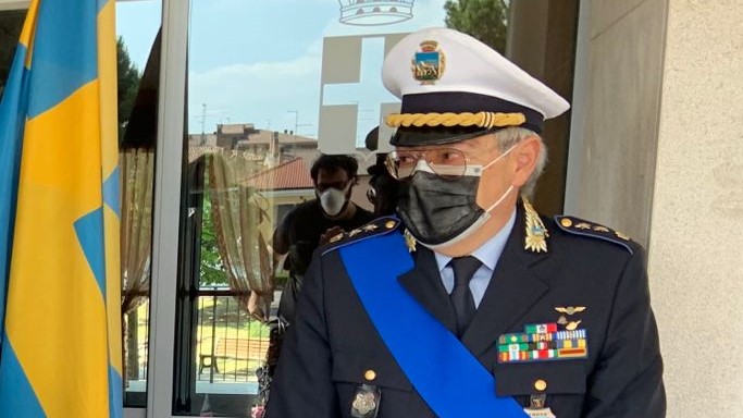 Municipale, dopo 42 anni Lorenzo Grella lascia la divisa