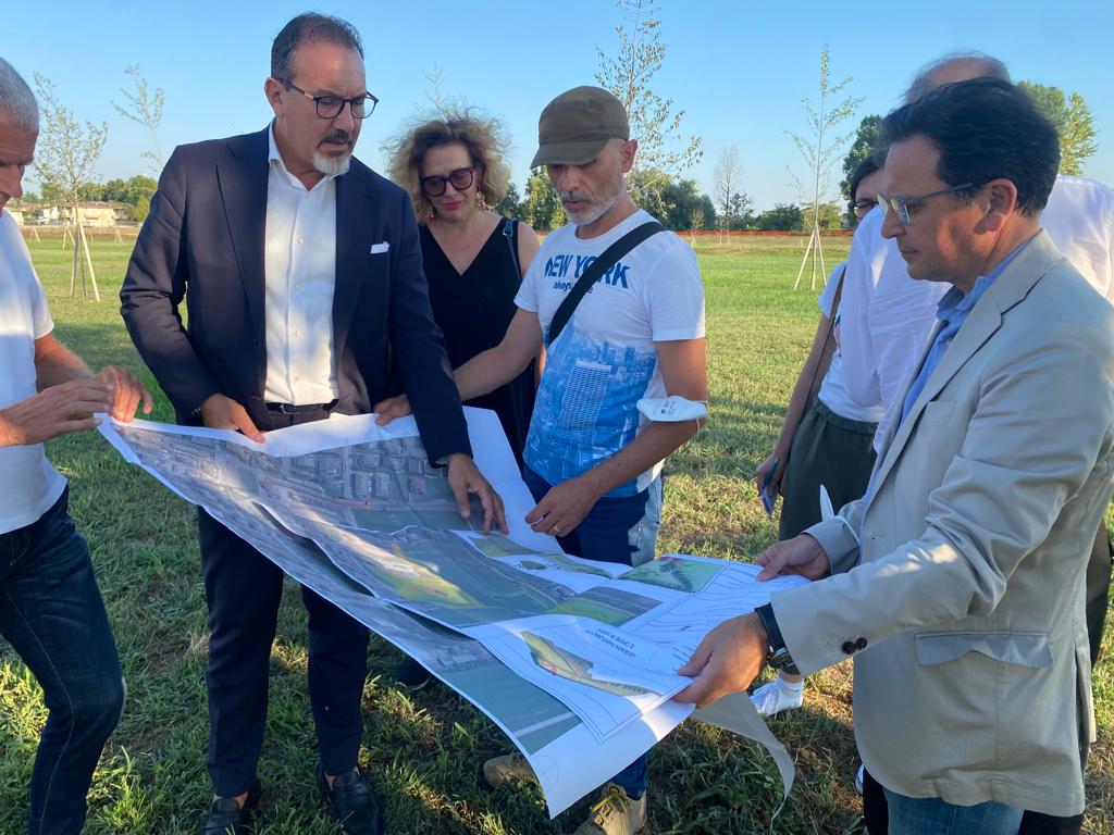 Parco del Tione, a settembre l’inaugurazione: sarà uno dei parchi urbani più grandi della provincia. Un polmone verde con oltre 700 piante con  campi sportivi e aree per famiglie