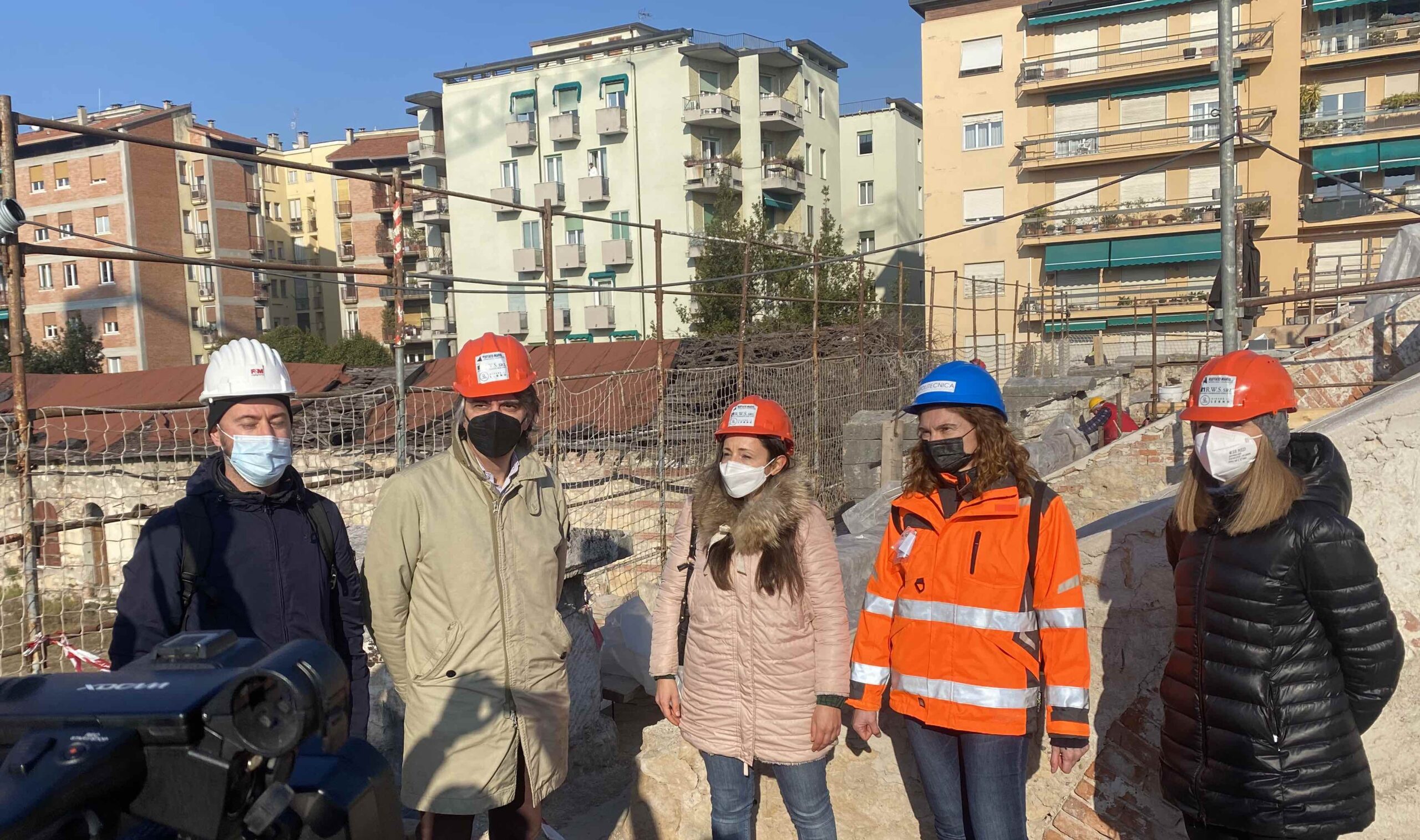 Arsenale, i nuovi tetti antisismici alla Corte Ovest vanno avanti veloci; parte la ristrutturazione interna