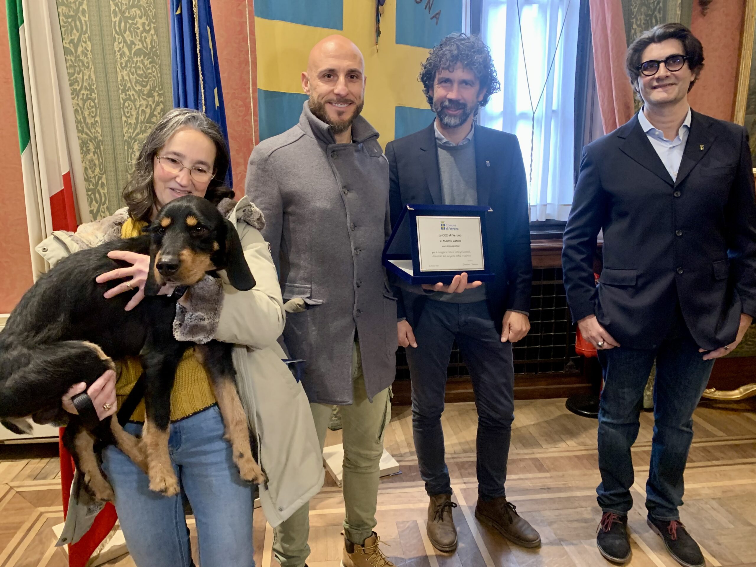 Premiati dal sindaco i due runner che hanno salvato un cane che stava annegando nel Biffis