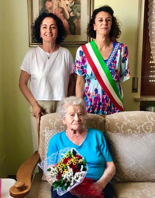 Povegliano, la festa per i 102 anni di Vittorina Rinco, “l’asse de cope” che ha attraversato il secolo breve