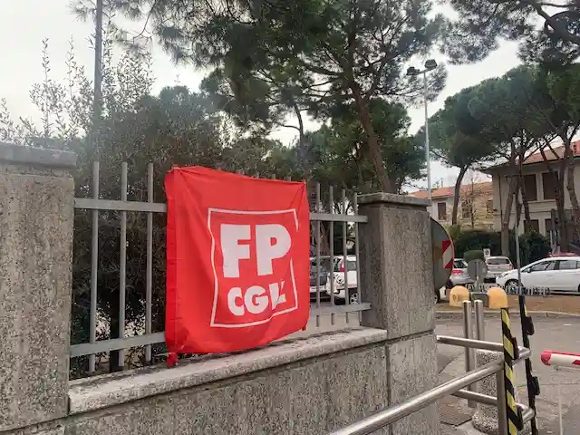 Sio. Cgil e Nursing Up protestano davanti all’Ospedale di Borgo Trento