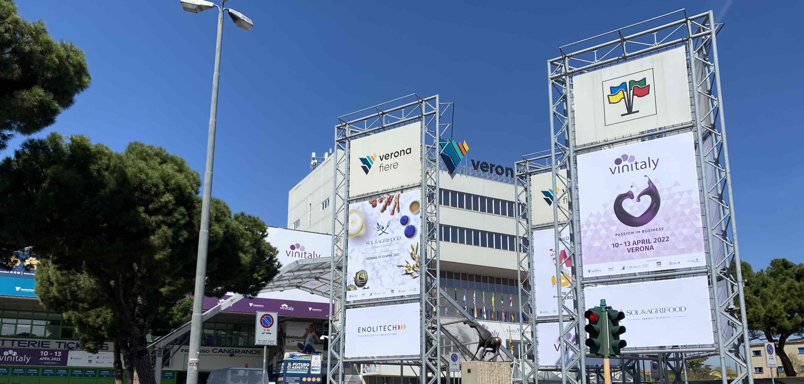 Inaugurato il 54° Vinitaly. Ed è già un successo. Il governo vede in vino centrale nelle politiche agricole