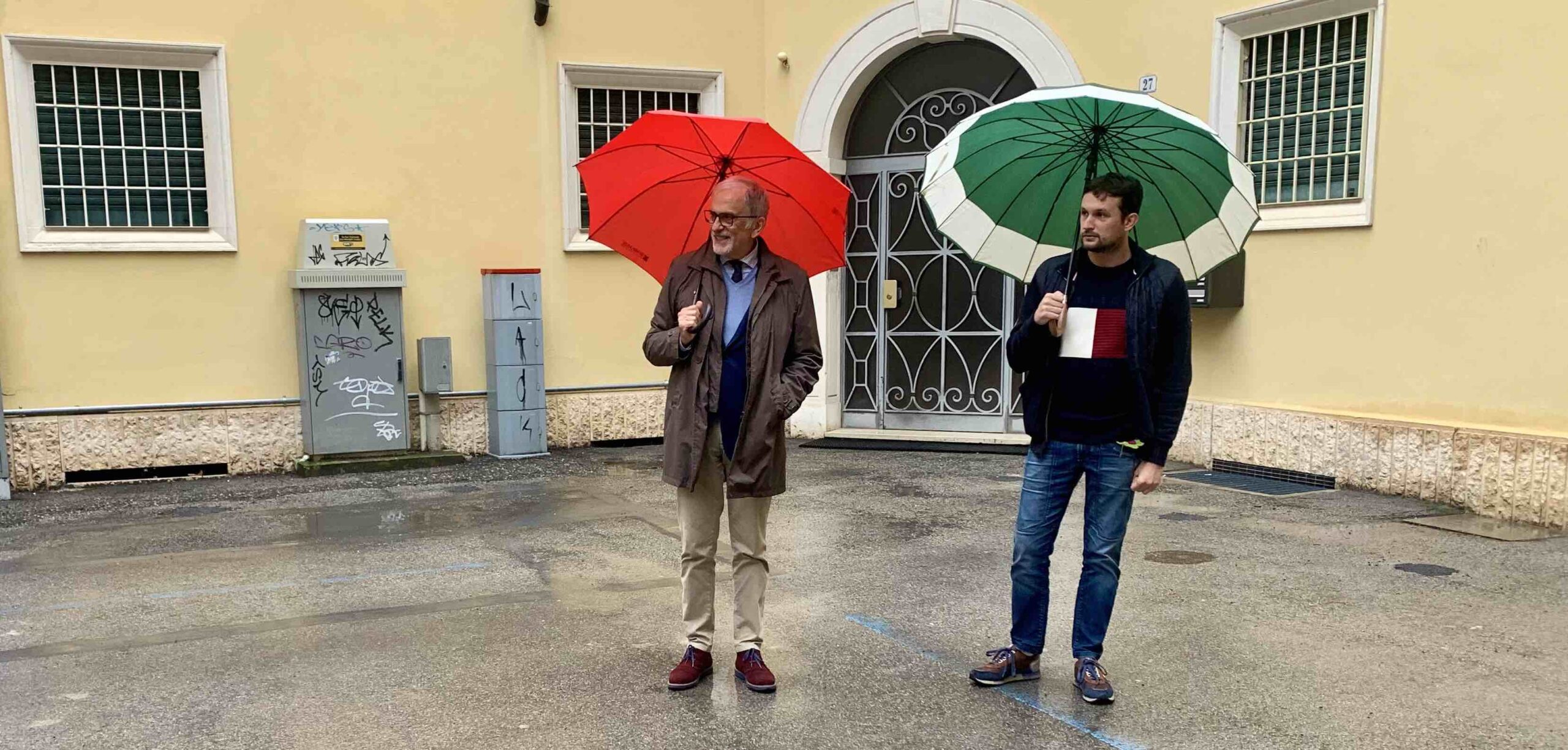 In via Pigna, all’angolo di vicolo Fontanelle, c’e’ una nuova ‘piazzetta’ a disposizione della città