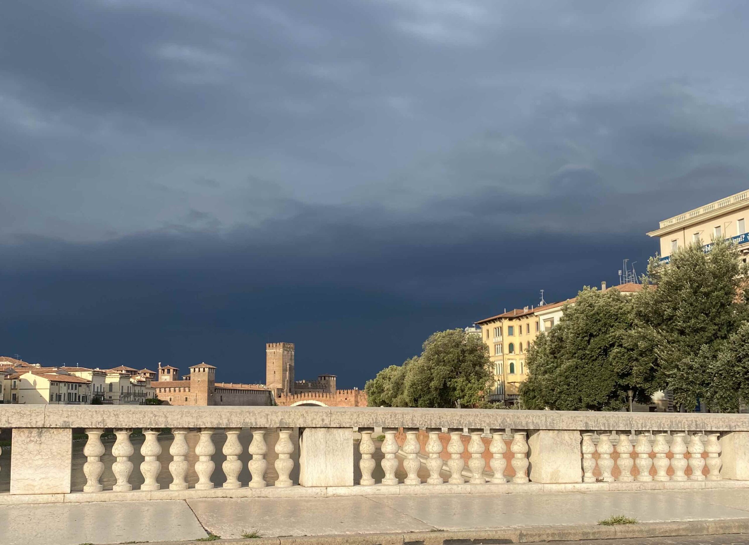 Da domani si respira. Crollo delle temperature anche di 15°. A cominciare dalle regioni orientali.