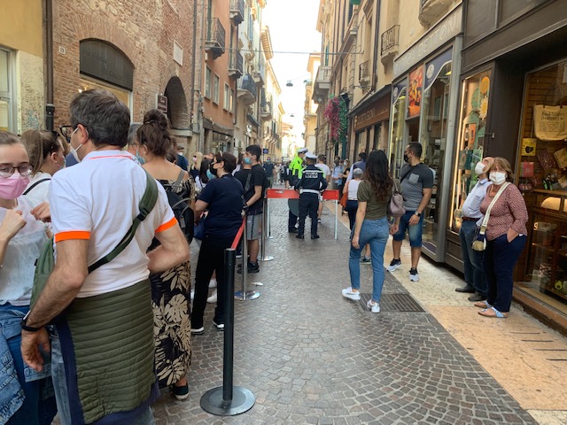 Troppa gente alla Casa di Giulietta