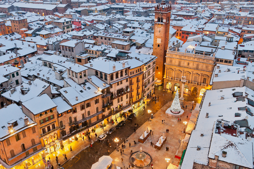 Piazza Erbe, il mercato resta aperto tutti i fine settimana di dicembre