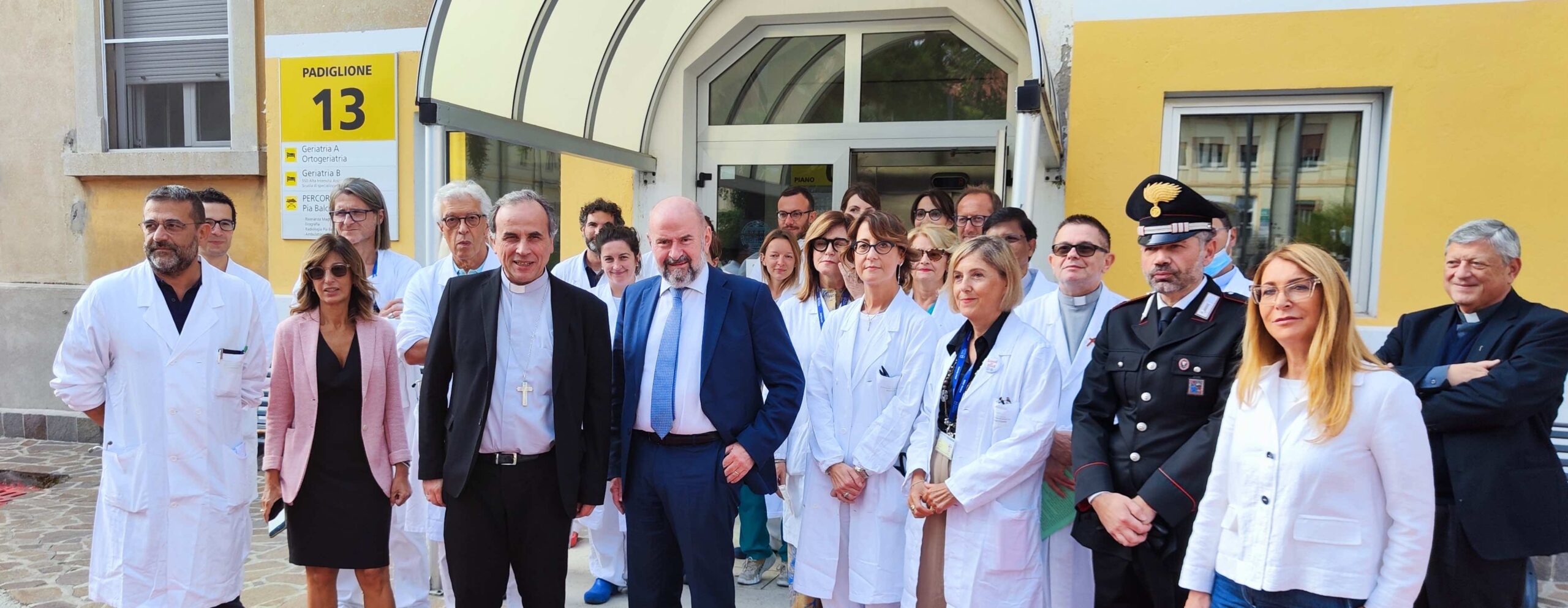 Geriatria A e B. La benedizione del Vescovo Pompili nei nuovi reparti al padiglione 13