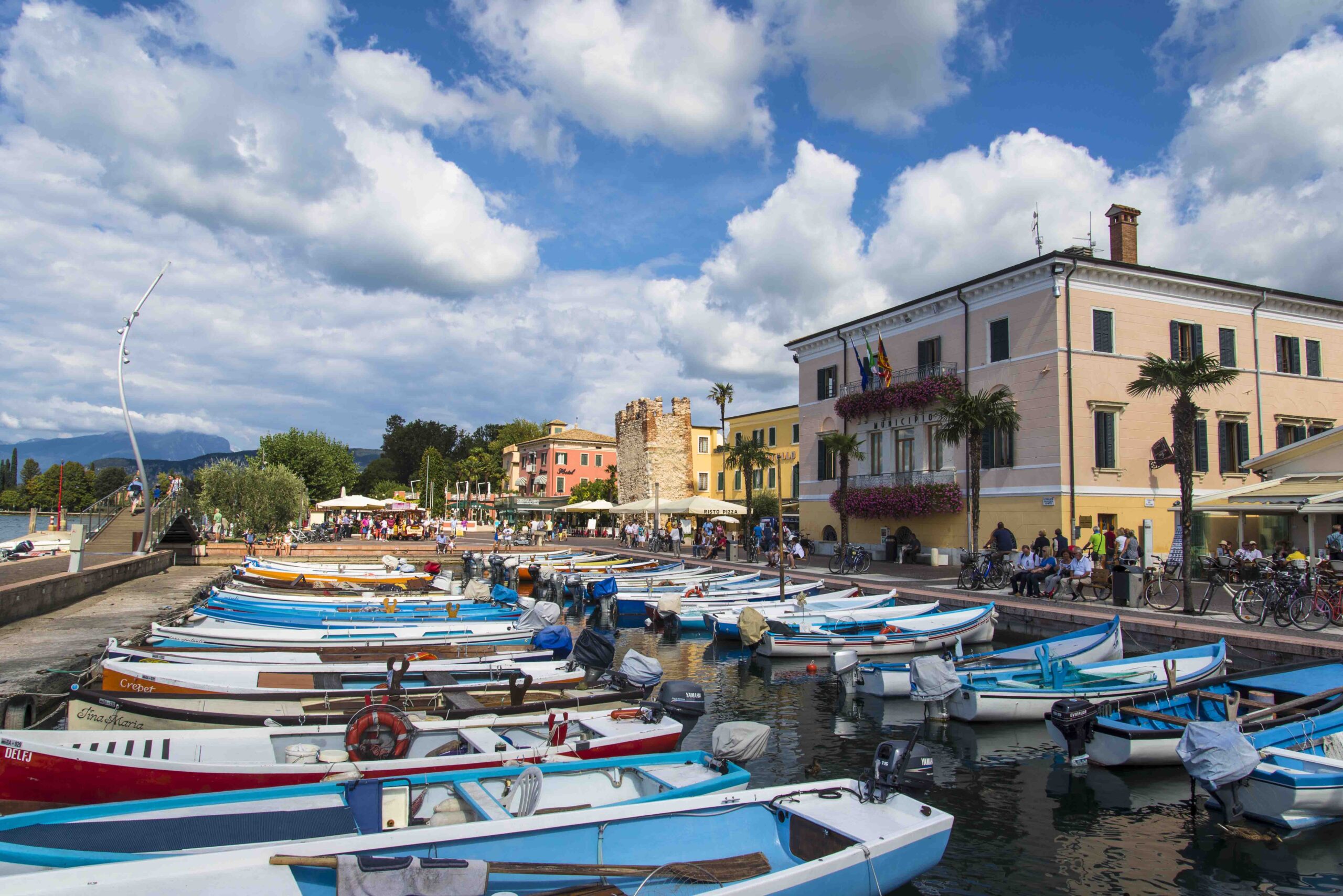 Bardolino, dal PNRR tre milioni per isole ecologiche, scuole e percorsi pedonali