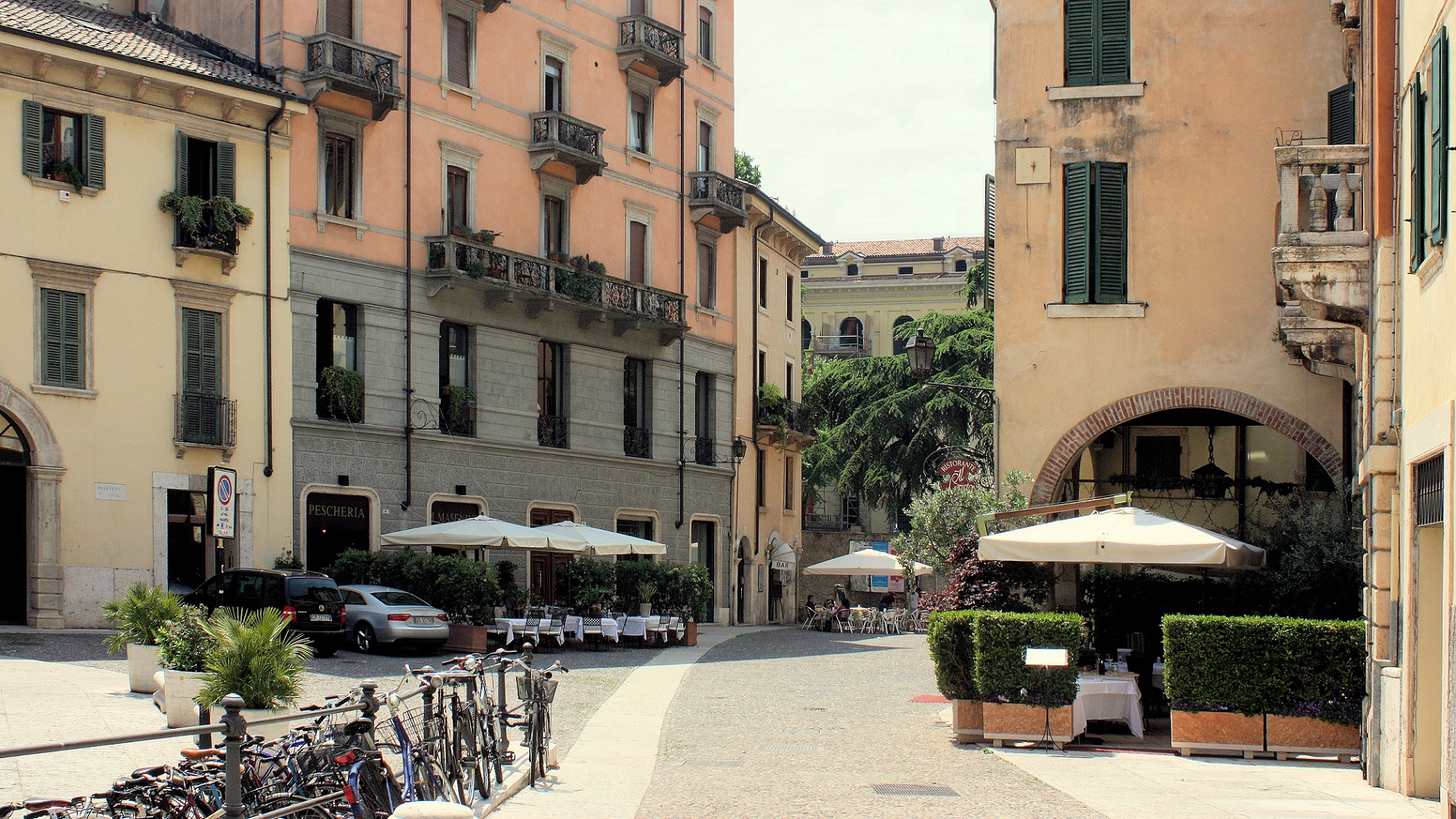 Accesso alla ZTL e parcheggio in Piazzetta Pescheria, proroga delle ordinanze per i residenti e gli ingressi fino al 31 ottobre