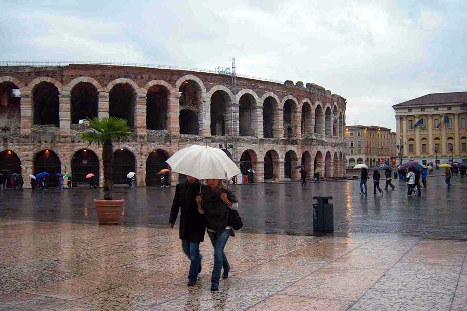 Domani una perturbazione atlantica ci riporta in zona verde