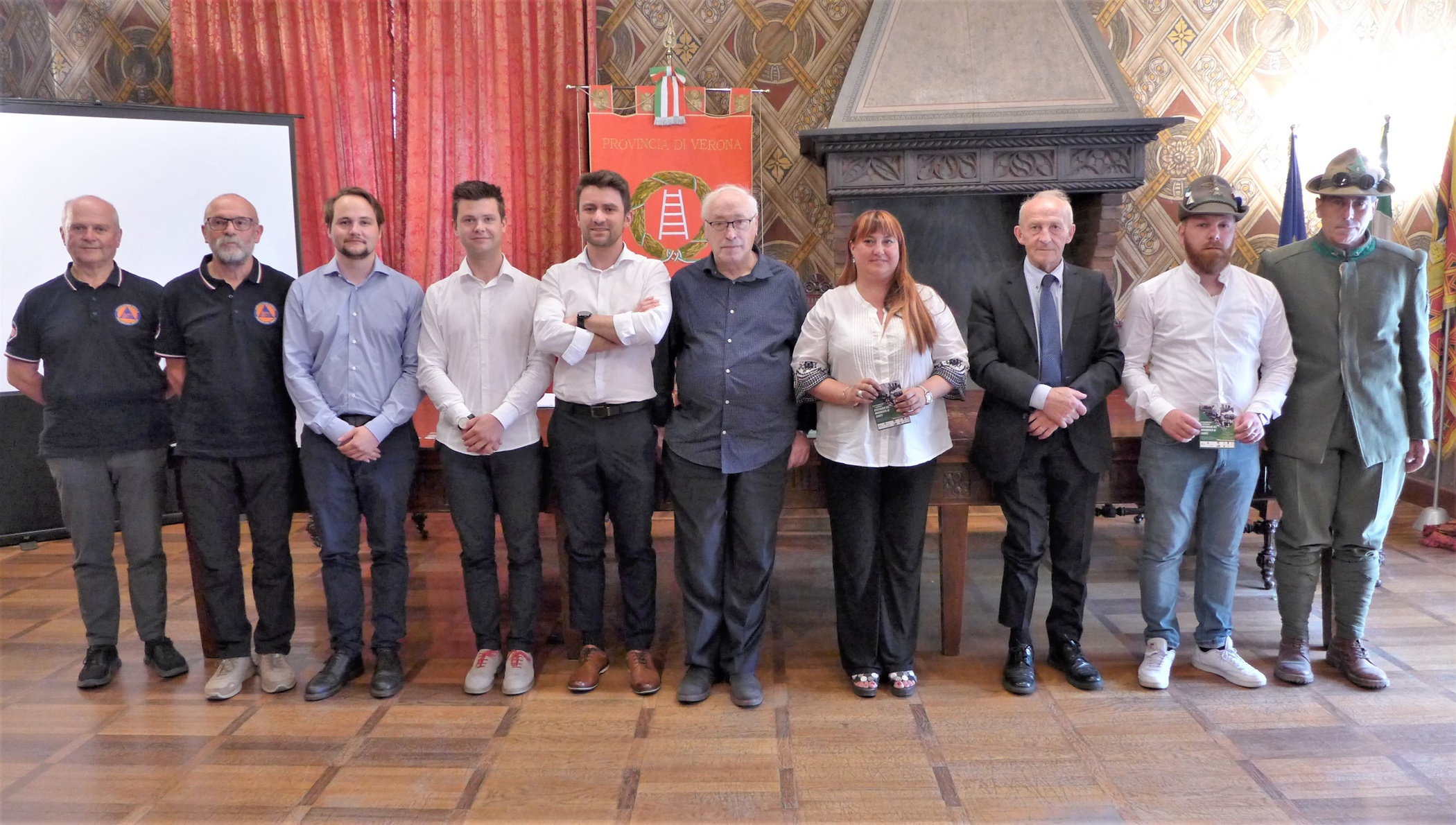 La comunità di Velo celebra il centenario del monumento ai caduti