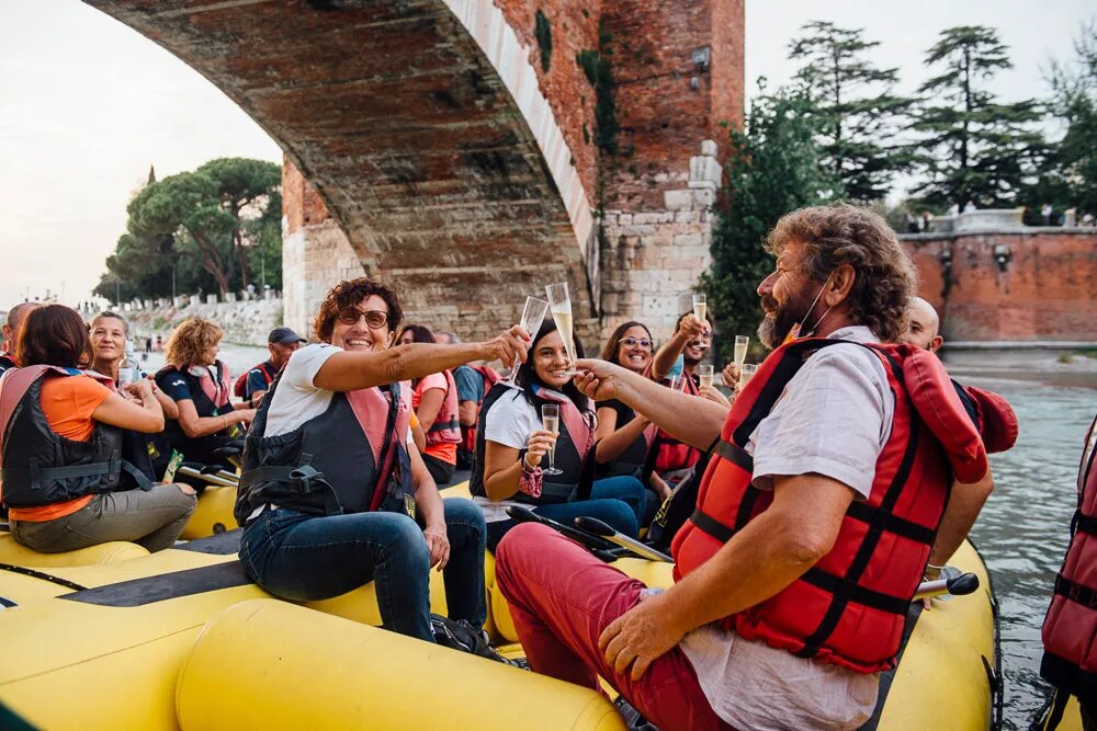 Raft&Wine per scoprire la Verona fluviale tra calici di vino e prodotti locali  