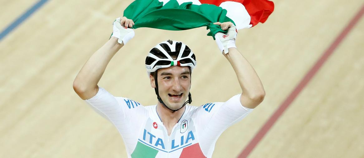 Elia Viviani con Jessica Rossi portabandiera dell’Italia alle Olimpiadi: è il primo ciclista ed il secondo veronese