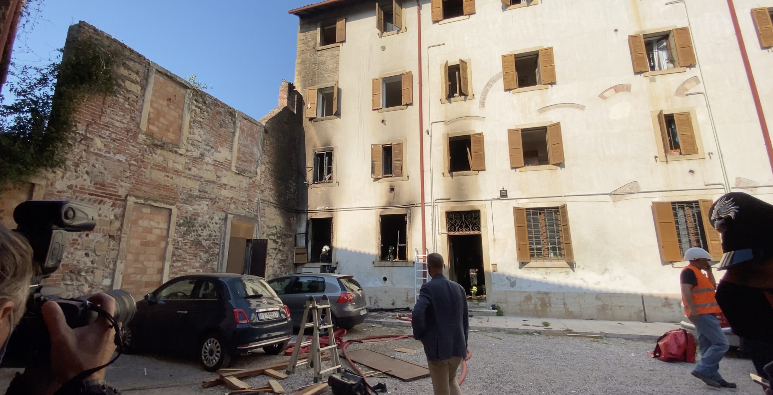 Esplosione dolosa in via San Giovanni in Valle: evacuati i residenti. Il sindaco fa il punto sull’assistenza prestata all’autore del gesto