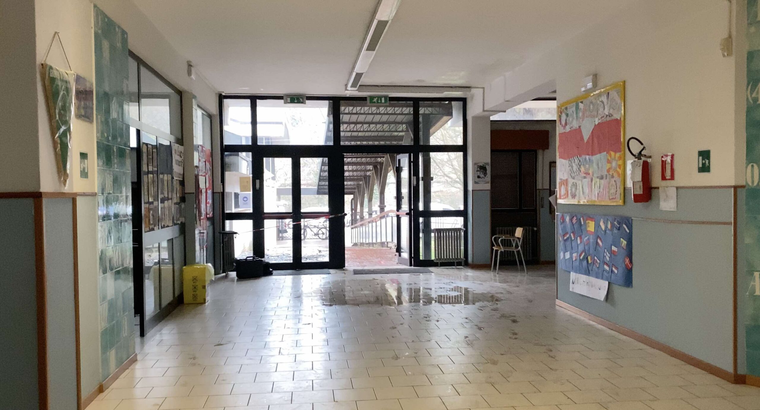 Incendio alle scuole Alighieri: gli studenti hanno già ripreso le lezioni