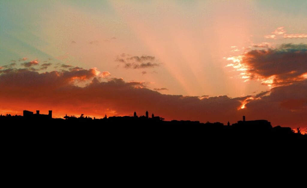 Skyline montalcino tramonto copia