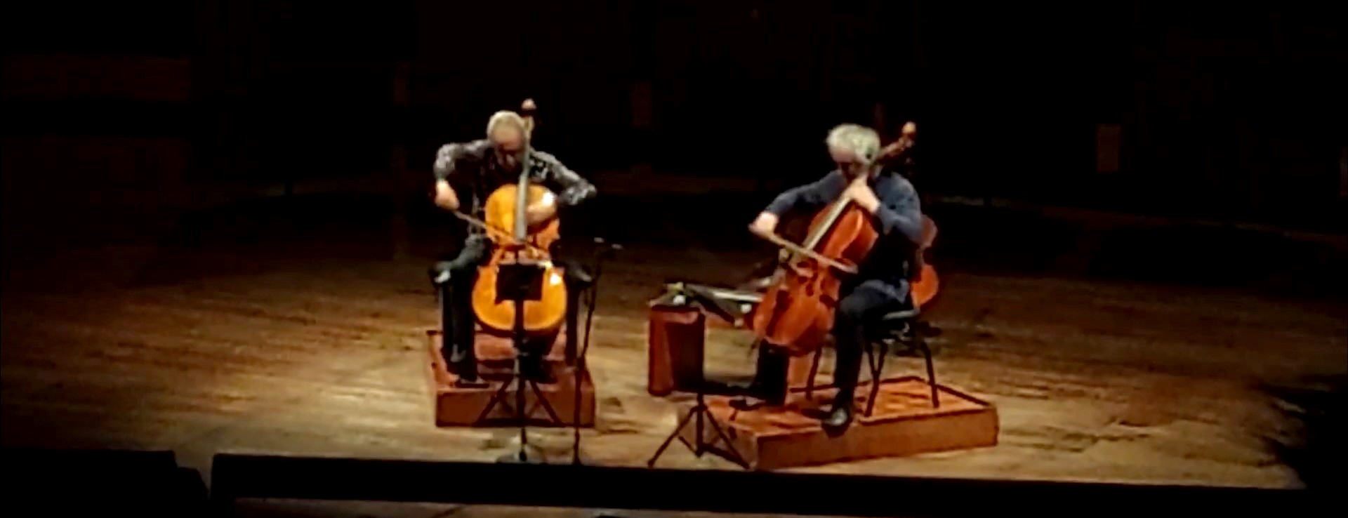 La ‘Suite Italienne’ di Sollima e Brunello al Teatro Ristori. Sabato 26 appuntamento con i due virtuosi del violoncello