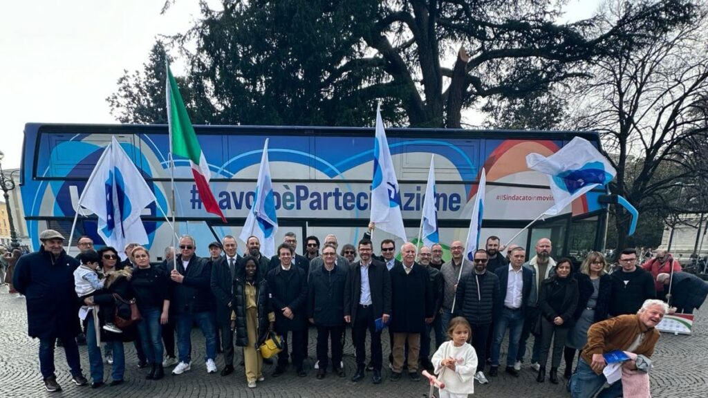 Il Bus dell’Ugl accolto da diversi politici veronesi