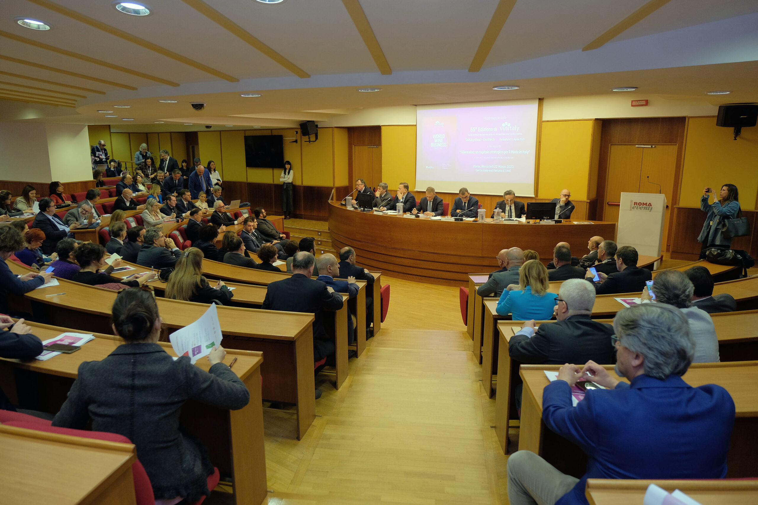 Presentato a Roma il 55° Vinitaly all’insegna del business, dell’ internazionalizzazione e del posizionamento