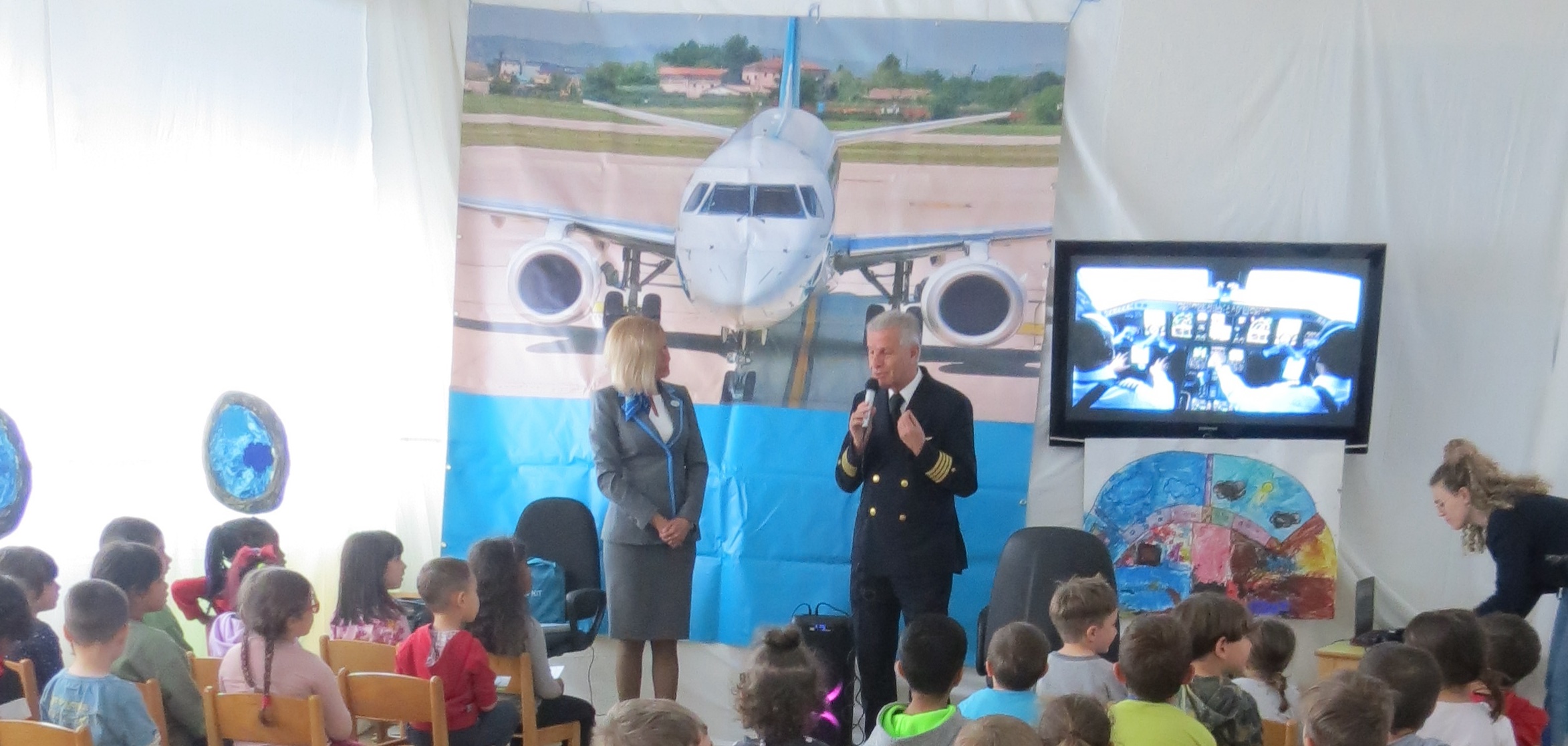 Air Dolomiti porta l’emozione del volo direttamente alla Scuola dell’infanzia S.M.Goretti di Pizzoletta