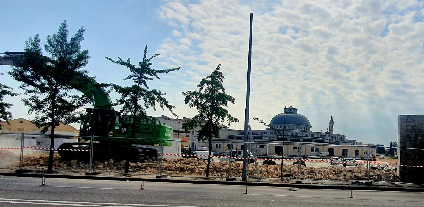 La fabbrica del ghiaccio adesso è “libera” e tutta Verona può ammirarla. Nuova ciclabile e nuovo parco