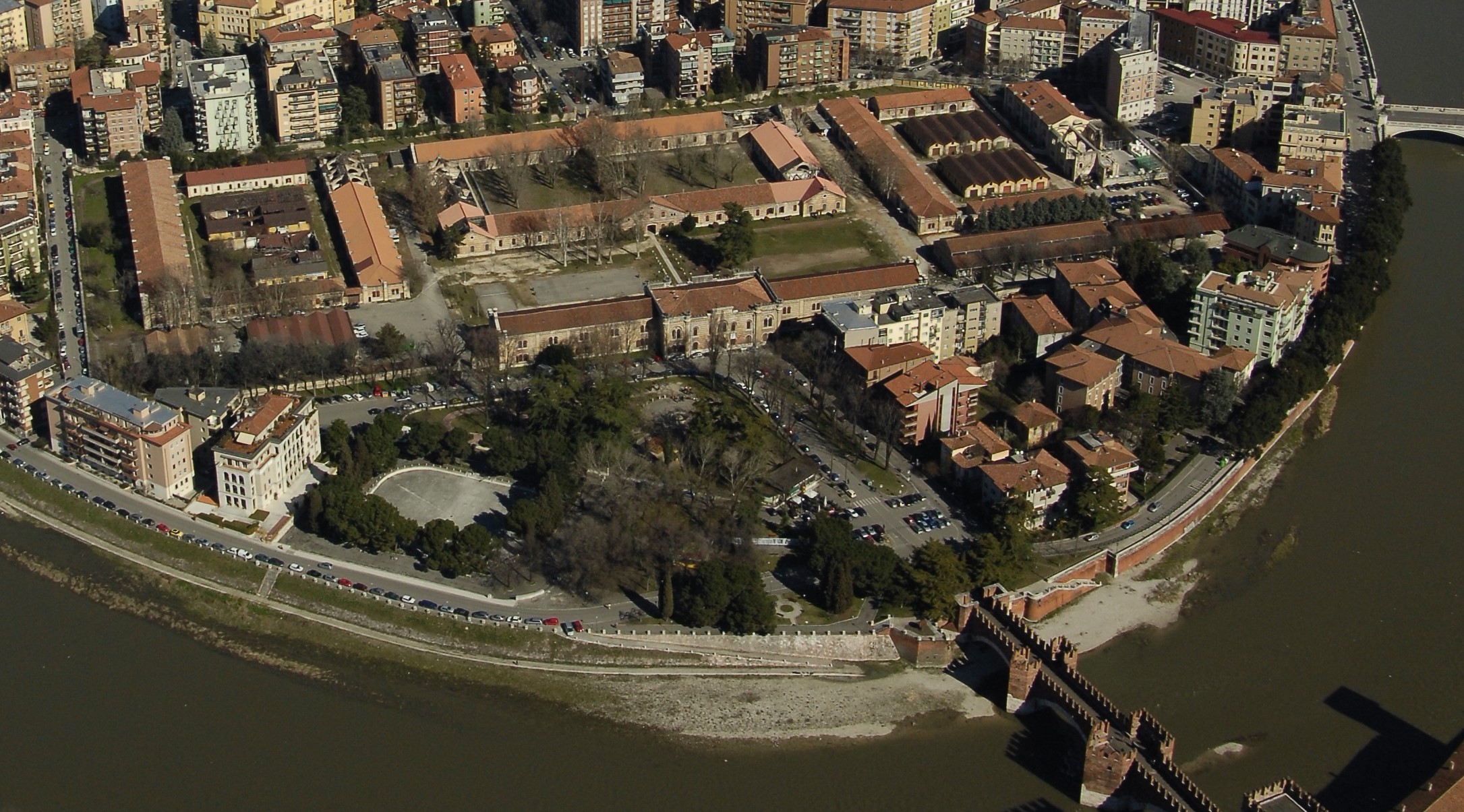 Da lunedì all’Arsenale per i lavori di rifacimento tetti chiusa la corte centrale.