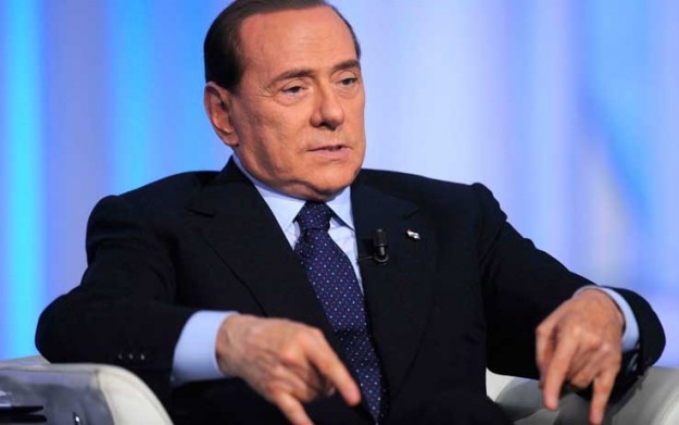 E se la foto di Berlusconi finisse dietro la scrivania dei magistrati?
