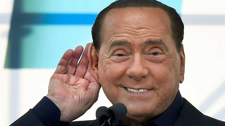 Forza Italia presenta la squadra dei candidati e Berlusconi in collegamento s’impegna per l’Autonomia