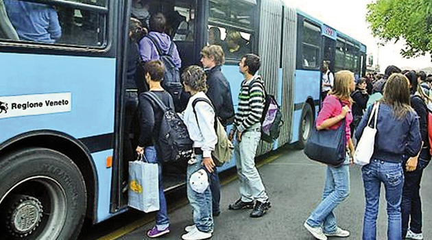 Settimana corta per le scuole. Provincia e Atv c’hanno pensato. Non il Ministero dell’istruzione né quello della Transizione ecologica