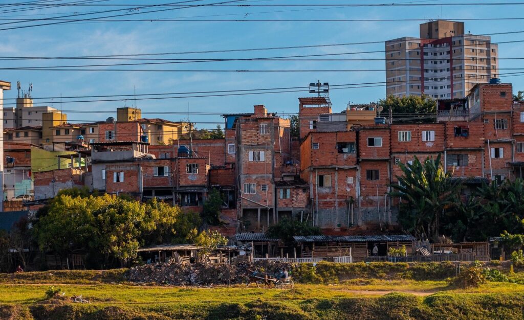 Degrado. Intere zone delle nostre città  sfuggono al controllo dello Stato 